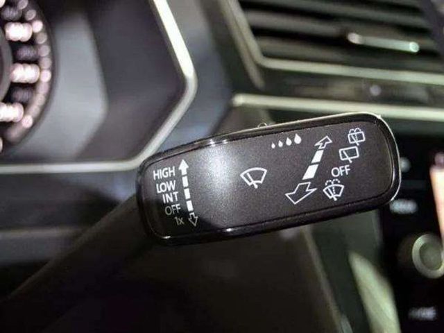 Volkswagen Tiguan R-Line 1.4 TSI 100kW (150CV) DSG 4Motion