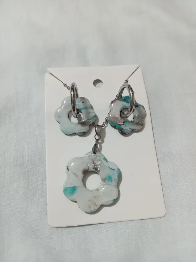 Pendientes y collar arcilla flor turquesa