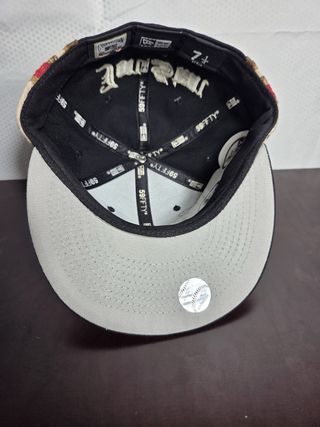 Gorra New Era NY Negra con Detalles Beige
