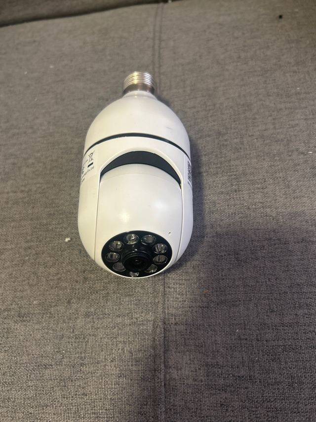 Cámara de seguridad tipo bombilla