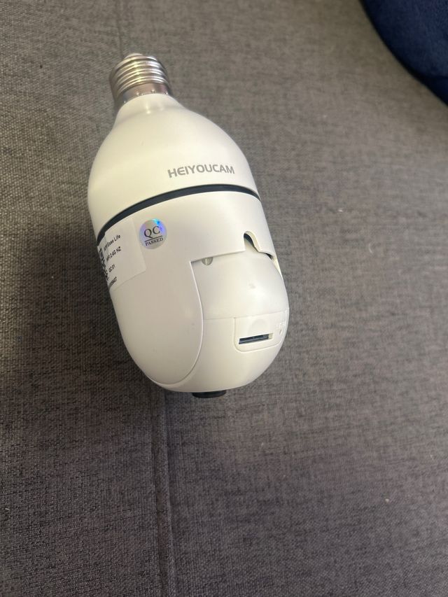 Cámara de seguridad tipo bombilla