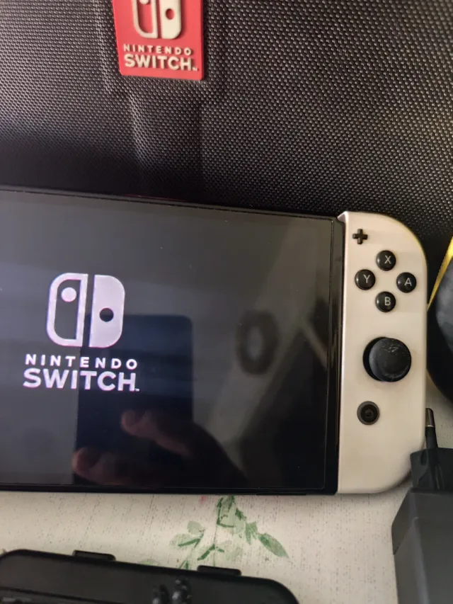 Nintendo Switch OLED Bianca e Nera
