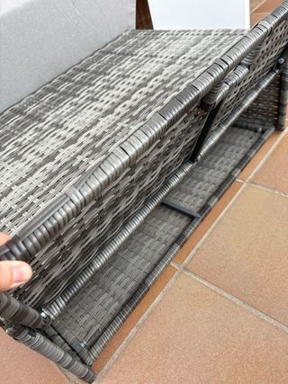 Mesa de terraza ratán gris y blanco