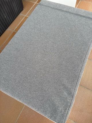 Mesa de terraza ratán gris y blanco