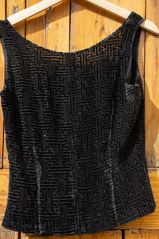 Estudio Erre Top Negro Terciopelo Tachuelas