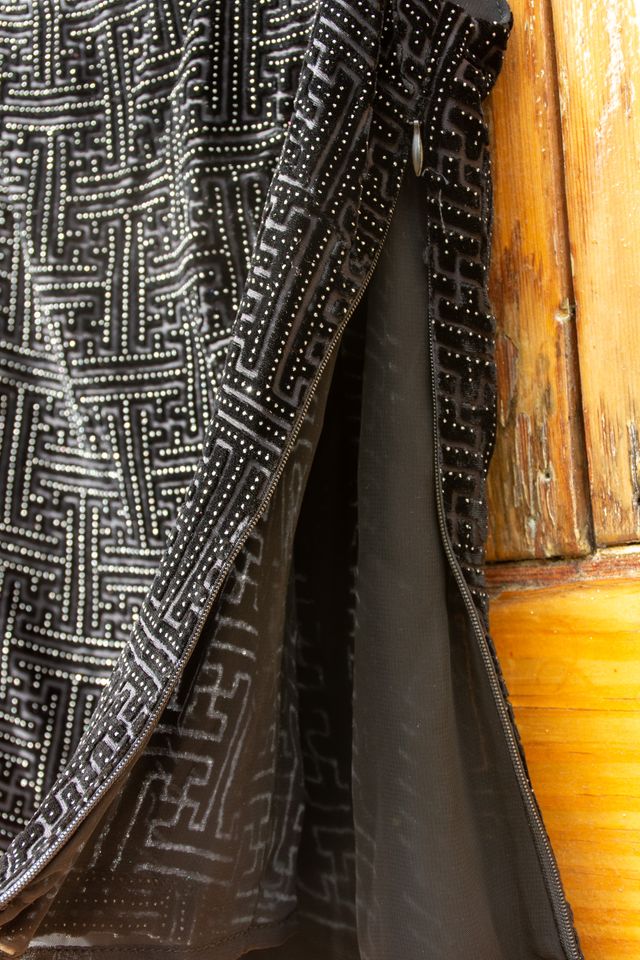 Estudio Erre Top Negro Terciopelo Tachuelas