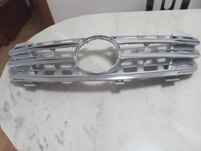 Parrilla Radiador Mercedes-Benz