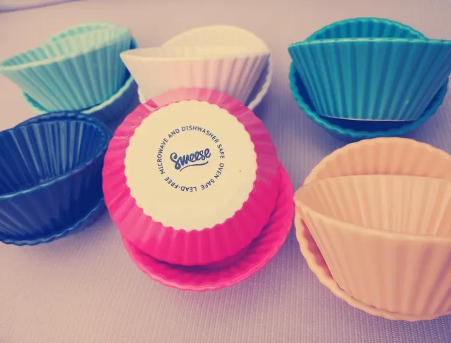 12 Moldes para Muffins Sweesie Porcelana