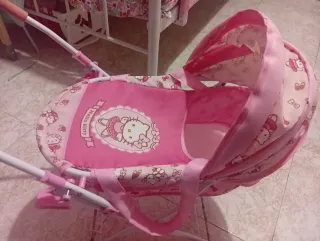 Carrito de muñecas Hello Kitty rosa