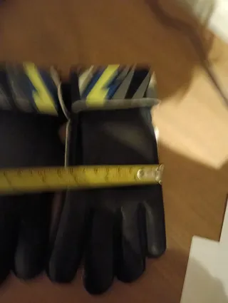 Guantes de portero con diseño llamativo