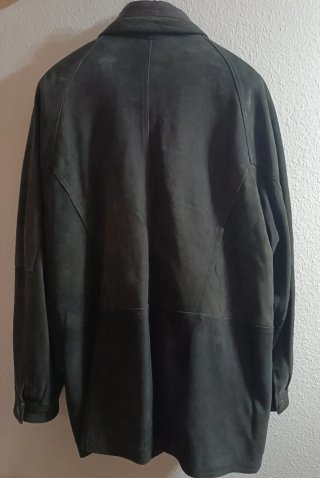 Chaquetón de cuero vuelto