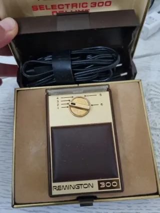 Rasoio vintage marrone