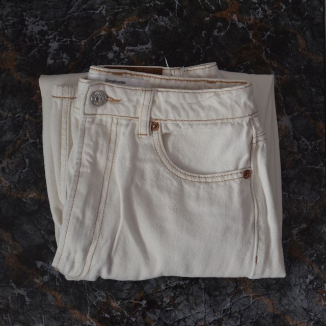 Pantalones vaqueros Stradivarius beige