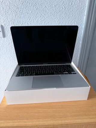 MacBook Air 13’’ M1 2020 SOLO 12 ciclos como nuevo