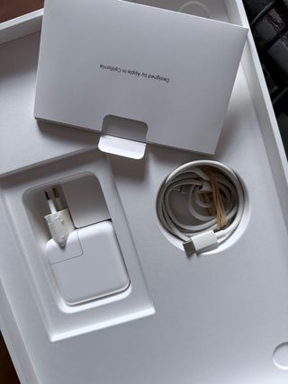 MacBook Air 13’’ M1 2020 SOLO 12 ciclos como nuevo