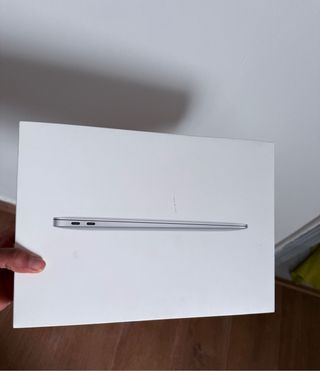 MacBook Air 13’’ M1 2020 SOLO 12 ciclos como nuevo