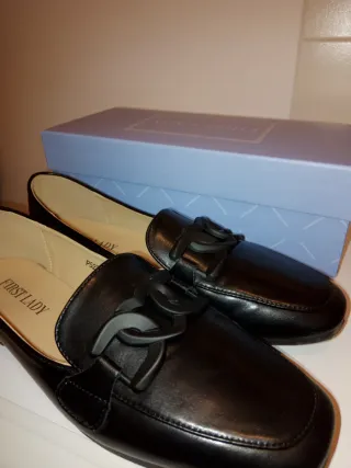 Scarpe First Lady nere tacco basso e fibbia