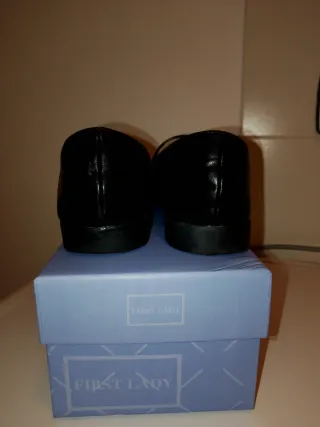 Scarpe First Lady nere tacco basso e fibbia