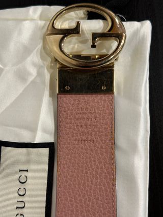 Cinturón Gucci Negro y Rosa con Hebilla GG Dorada