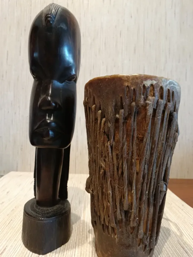 Escultura de ébano figuras africanas