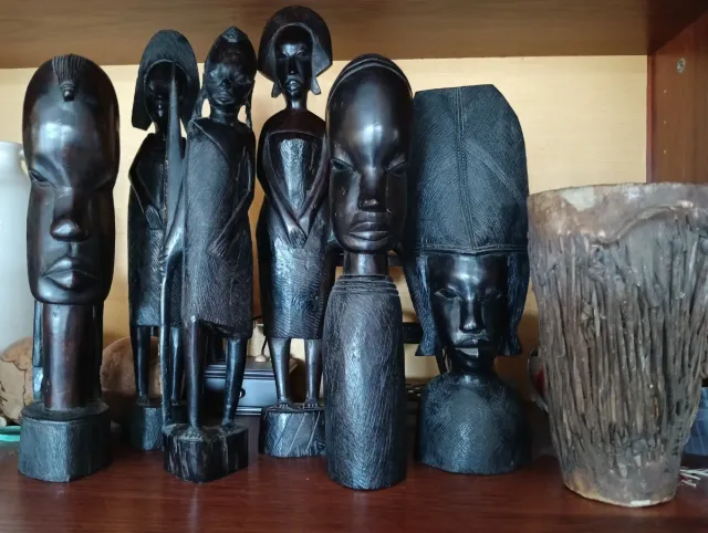 Escultura de ébano figuras africanas