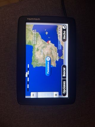 Navegador GPS TomTom con accesorios