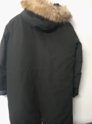 Abrigo marrón y gris