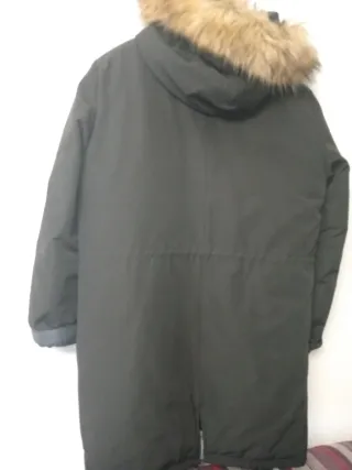 Abrigo marrón y gris