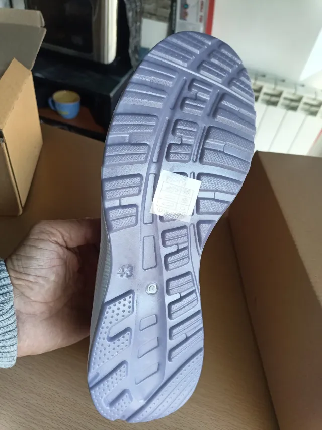 Zapatillas Beige Talla 43/44 Nuevas a estrenar