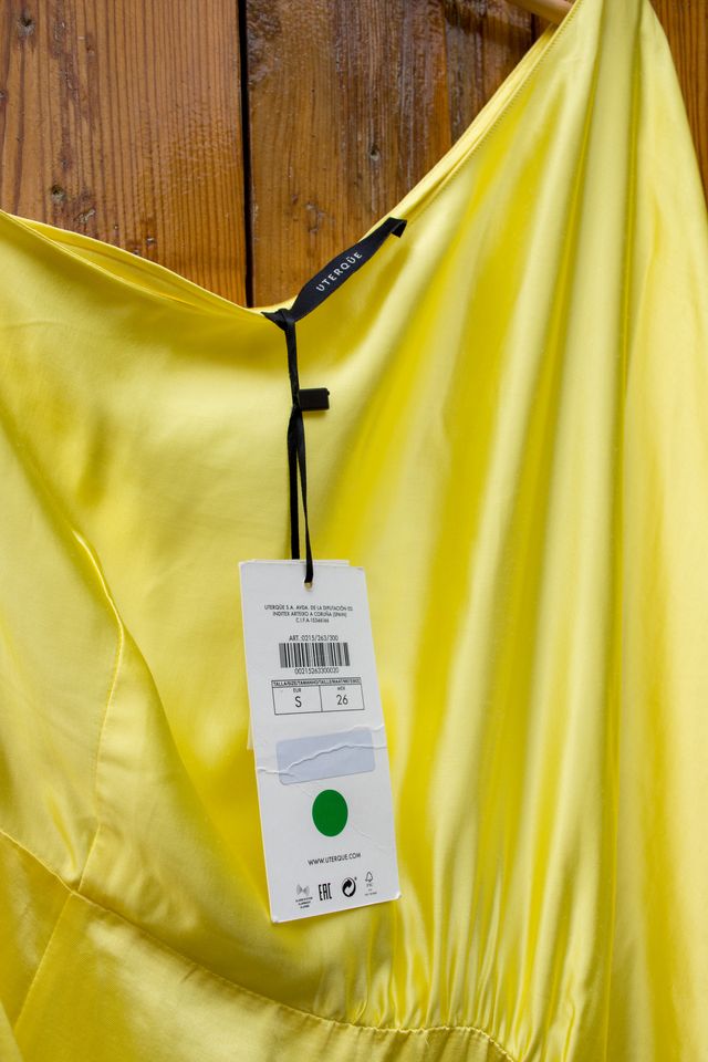 Vestido Uterqüe Hombro Descubierto Amarillo