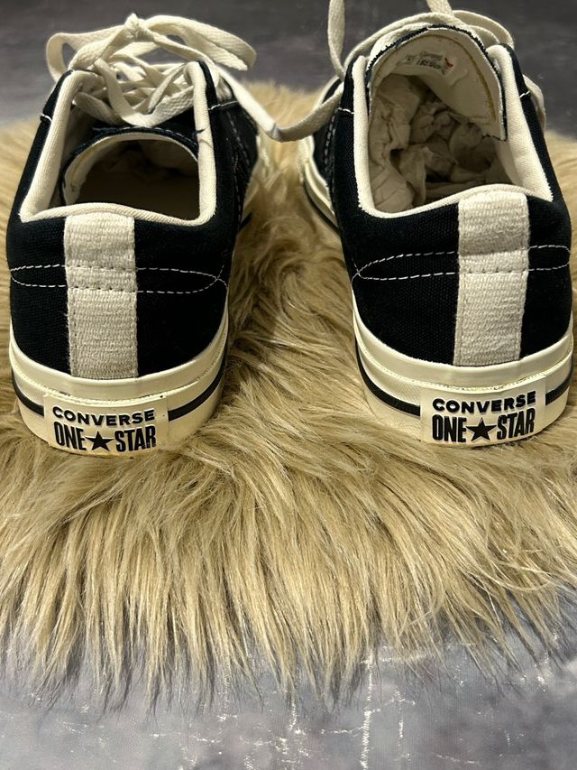 Converse x CDG sneakers nere con cuore rosso