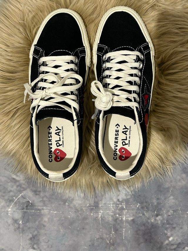 Converse x CDG sneakers nere con cuore rosso