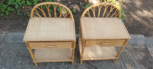 2 Mesillas de noche de bambú y ratán.