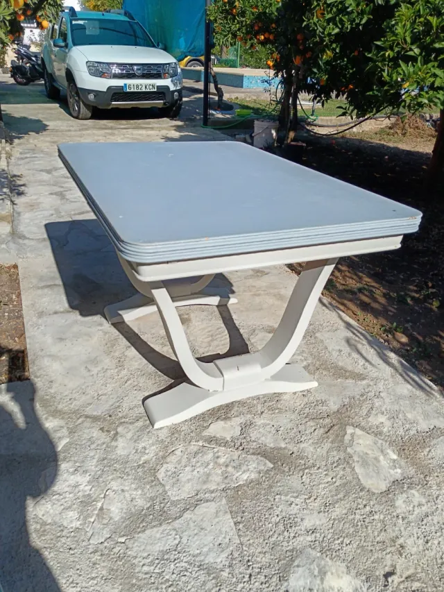 Mesa extensible y 6 sillas