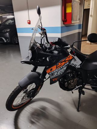 Moto UM Adventure TT 125