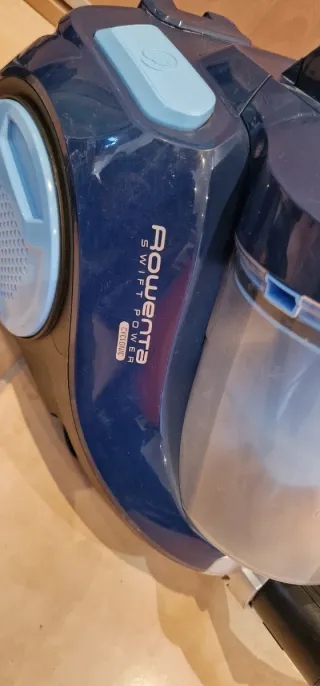 Aspirador Rowenta con accesorios