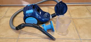 Aspirador Rowenta con accesorios