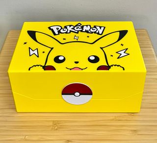 Caja de cartas Pokémon personalizada de Pikachu