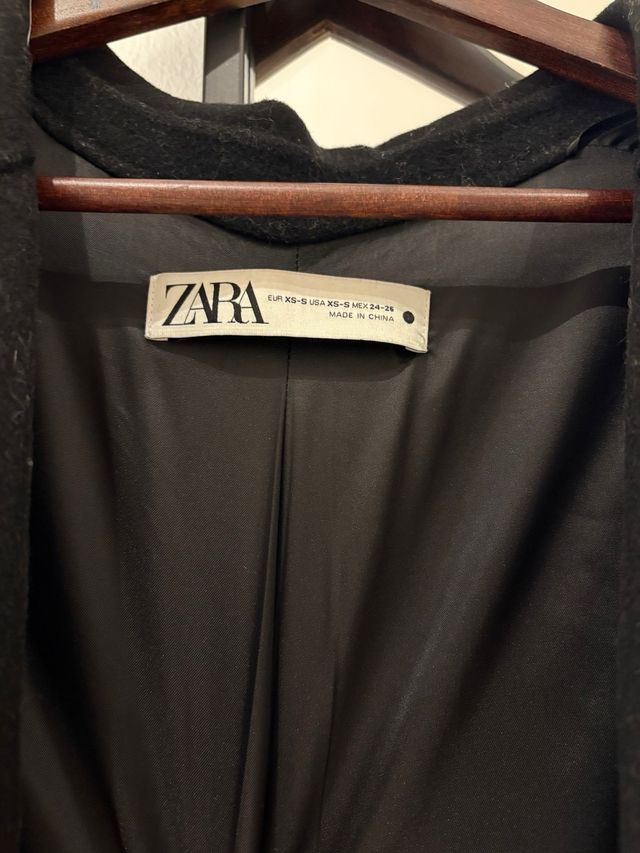 Abrigo largo oversize paño negro Zara Talla XS