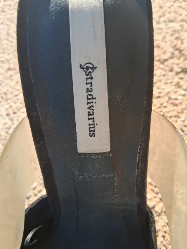 Zapatos Stradivarius Negros y Dorados