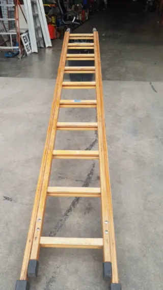 Escalera de madera 7m