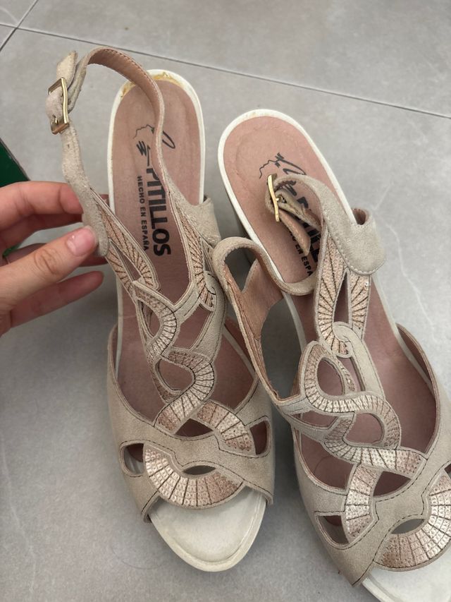 Zapatos de tacón Pitillos crema sin usar