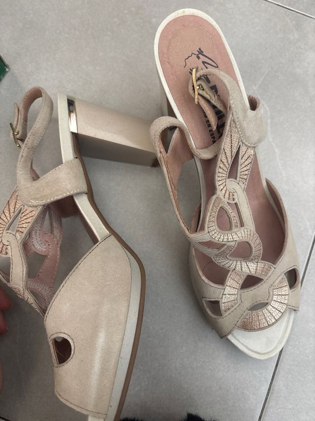 Zapatos de tacón Pitillos crema sin usar