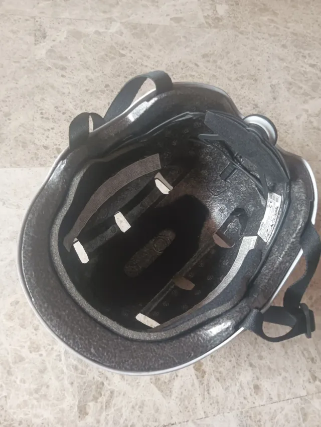 Casco Oxelo plateado