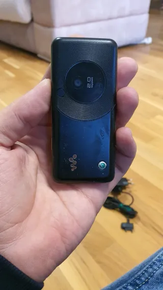 Sony Ericsson W660i Orange