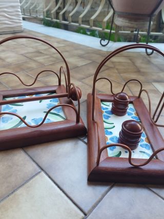 Porta bicchieri e tovaglioli in legno