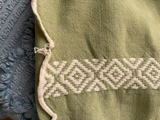 Copriletto lino ricamato a mano