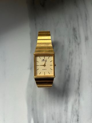 Reloj Lotus Dorado