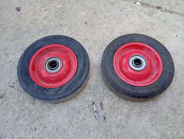 2 Ruedas macizas 15 cm