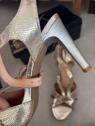 Zapatos Patricia Miller Dorados